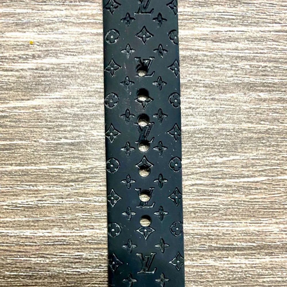 Source Unknown black silicone